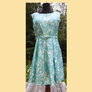 Danny & Nicole floral print Aqua/White  Size 10